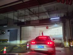 -零点广场-停车场