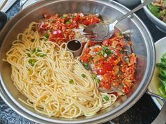 -鱼鲜饭香·招牌汽锅剁椒鱼头王