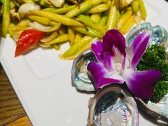 -黄泥岗·地道湖北菜(奥特莱斯店)