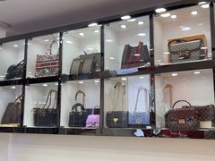 -恒一珠宝·回收黄金钻石奢侈品(灵岩南路店)