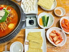 -喇喇排骨火锅·传统韩式脊骨汤(望京西园总店)