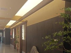 -阿瓦山寨·湘菜现炒·剁椒鱼头王(咸阳总店)