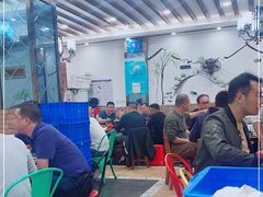 等位区-八张桌子(老店)