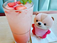 鮮果草莓氣泡飲-Dazzling Cafe 蜜糖吐司专卖店