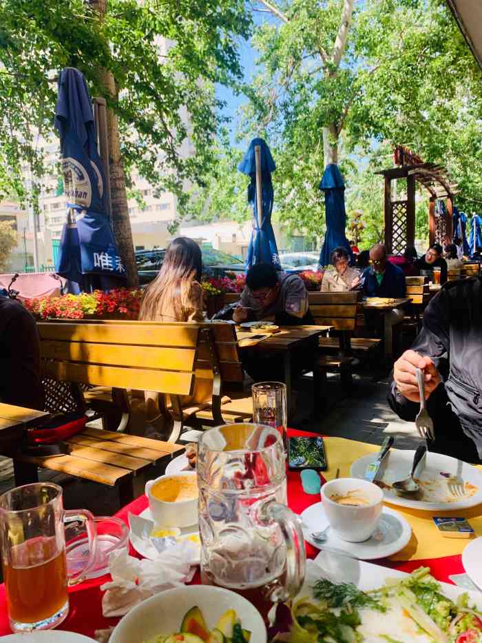 申德勒加油站餐厅(三里屯北小街店)-"沙特阿拉伯使馆对面,居然容忍一