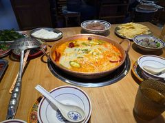 -洱火云南酸菜牛肉火锅(石景山当代商城店)