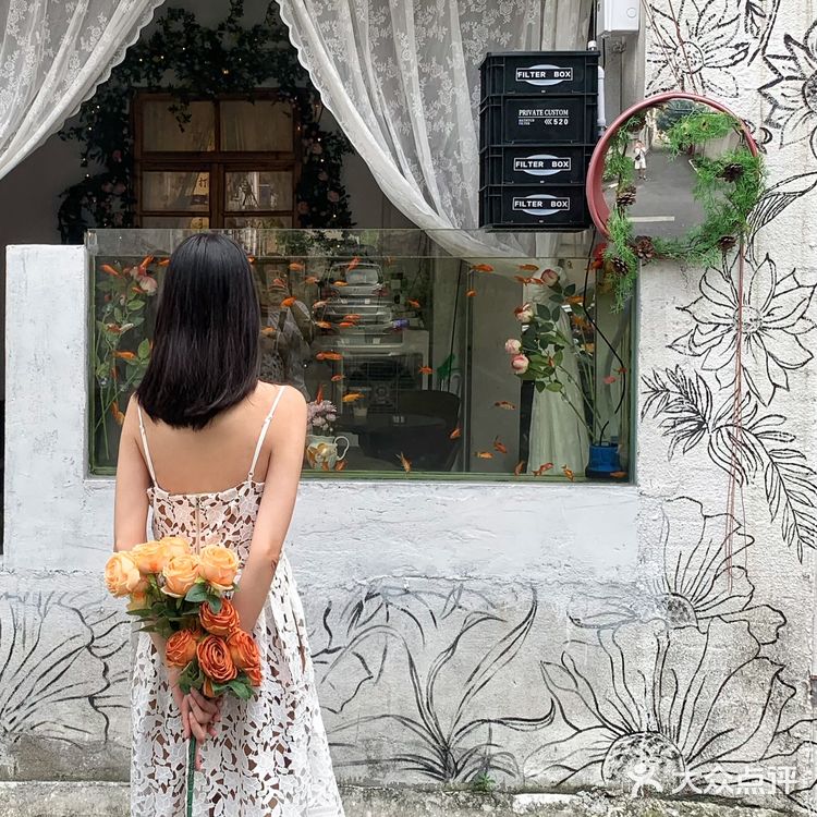 花都探店 | 梦核金鱼咖啡店