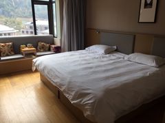 -铂逸梦秦酒店(横店梦幻谷店)