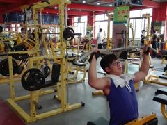 -英特健身俱乐部