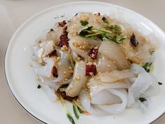 -老码头黑皮肘子锅包肉熏酱水饺(文政街店)