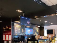 面包甜点陈列柜-麦当劳(健德桥得来速店)