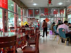 大堂-何适山庄 ·可团建(水长城P2停车场店)