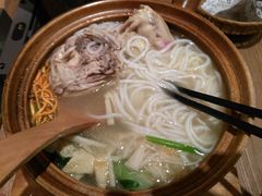 -刀小蛮半只鸡过桥米线(家乐福四元桥店)