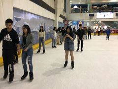 -正佳冰河湾真冰滑冰场