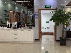 -茂菊口腔连锁(浦东南路店)