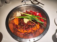 -茅草房·河畔园林火锅