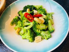 蒜蓉西兰花-茶影·老味烧烤