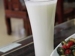 鲜榨杏仁露-乔家满族八大碗(流水沟店)