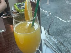-Chom Cafe and Restaurant