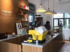 -彳亍咖啡·这里(水湾路店)