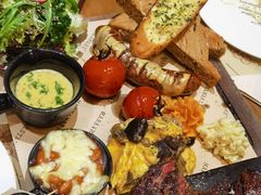 -Mark&Mars Restaurant