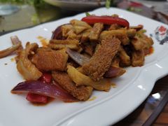 -伊源鼎盛餐饮服务有限公司