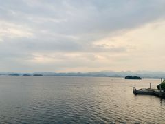 -千岛湖忆湖度假酒店(中心湖景区店)