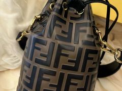 -小飞侠奢侈品回收 寄卖 养护(宝山宝龙广场店)