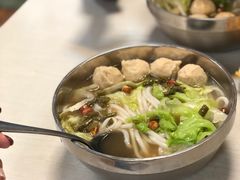 -龙香记桂林米粉(东扬威街11号楼店)
