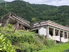 -四川汶川特大地震漩口中学遗址