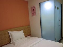 -7天酒店·龙岩动车站中山路步行街店