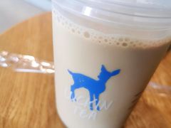 小鹿茶-瑞幸咖啡(新理想大厦店)