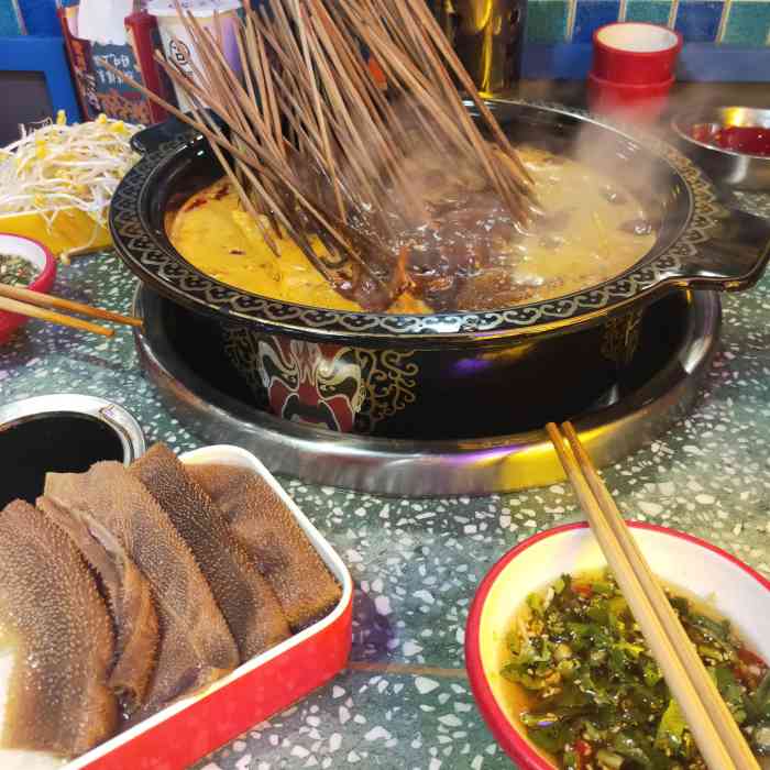 张大娃卤味串串(沙坪坝店)-"e [薄荷]环境:整体装修风格走的网红的.