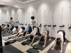 -静待花开瑜伽尊巴会馆