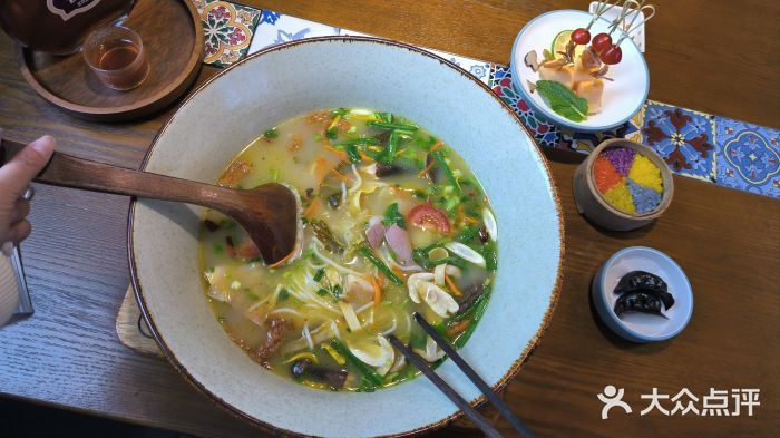 芸南道·过桥米线(昆明老街旗舰店)图片