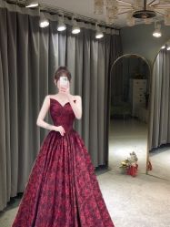 -衣贝姿婚纱礼服馆