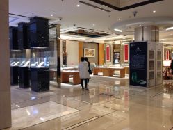 -北京七彩云南翡翠珠宝旗舰店(月坛店)