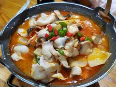 -老滇山寨•云南特色菜•地方菜•民族风情歌舞表演(金碧店)