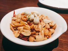 综合坚果-Ambra Haus琥珀屋精酿餐厅(宝山店)