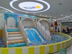 -月儿湾儿童游泳成长中心