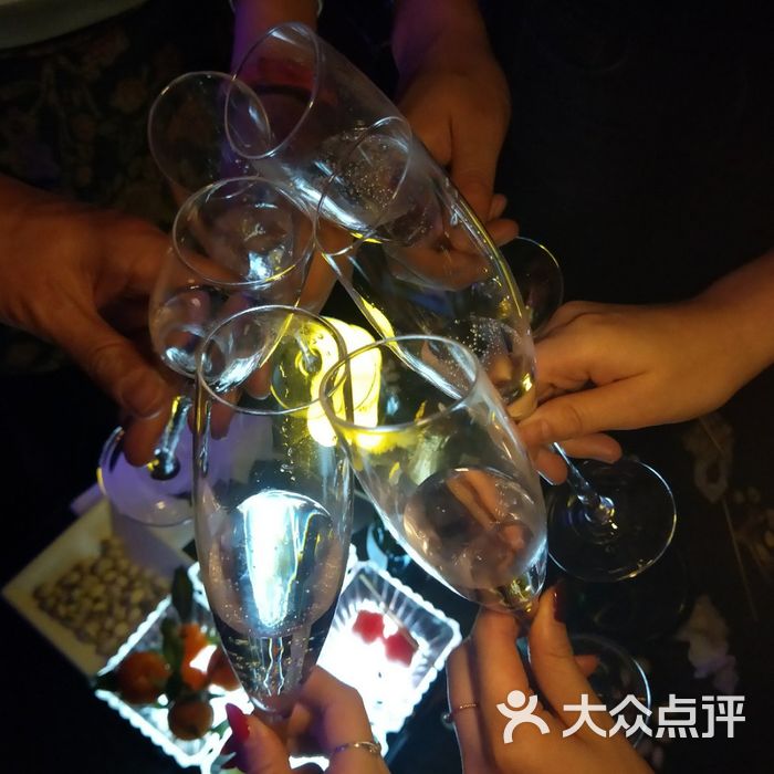 香颂酒吧蒙纳斯德气泡水图片-北京清吧-大众点评网