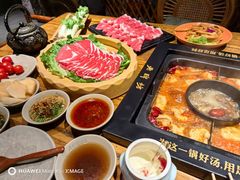 -老牌坊云南鱼豆花火锅(哈西万达店)
