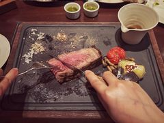 -恰餐厅及酒吧 CHAR Bar & Grill (北京丽都皇冠假日店)