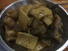 牛蹄配豆腐-老兵牛蹄店(下沙店)