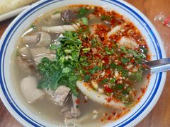 -岳记羊肠馆(陵园小区店)