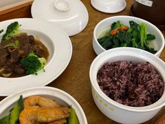 -雪梅月子中心(华侨城店)