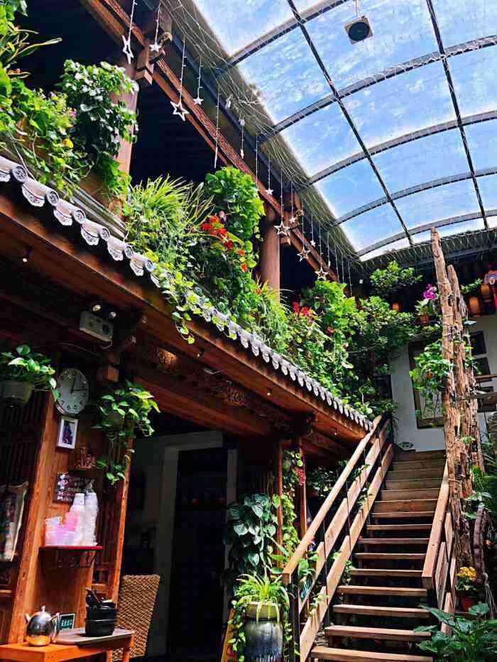 束河人家(东单店)-"位置就在北极阁头条往里走,走到快到头的时.