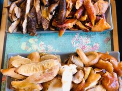 牛肝菌-云朵小院·石锅鱼·野生菌餐厅(蒗放店)