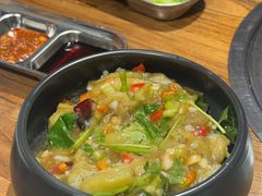 -明洞阿姨·韩式酱蟹烤肉·创意料理(三元桥店)