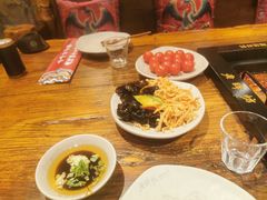 -老牌坊云南鱼豆花火锅(爱建店)